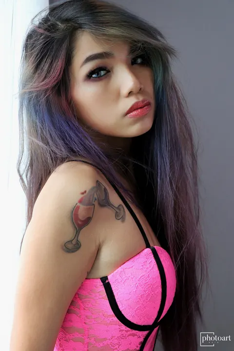 Slim Asian Woman Poses and Flashes Her Tits – photo 5 of 14