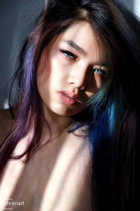 Slim Asian Woman Poses and Flashes Her Tits – photo 7 of 14