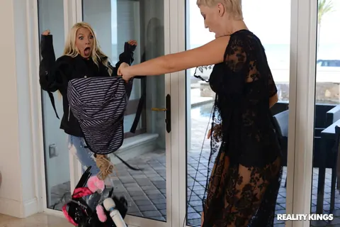 Kenzie Reeves: Curvy Blonde MILFs Lick and Toy Each Other in Jeans and Boots – photo 12 of 21