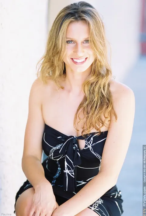 Paulina Presley: Tall Slim Blonde Strips Off Her Skirt and Spreads Outdoors in Heels – photo 14 of 20