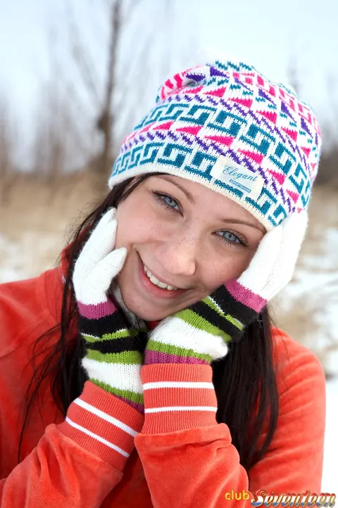 Sandy Joy: Czech Brunette Reveals Her Tits and Ass in a Winter Forest – photo 3 of 15