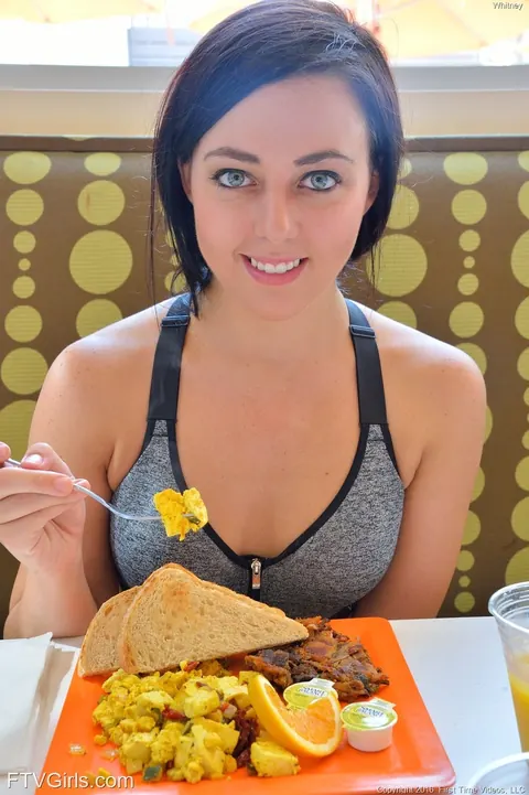 Whitney Wright: British Brunette Undresses Outdoors and Masturbates with a Cucumber – photo 13 of 20