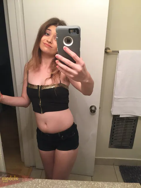 Brunette in Lingerie and Socks Takes Nude Mirror Selfies – photo 1 of 16