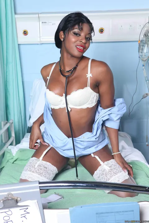Jasmine Webb: Ebony MILF Nurse Fingers Herself in Stockings at the Office – photo 6 of 18