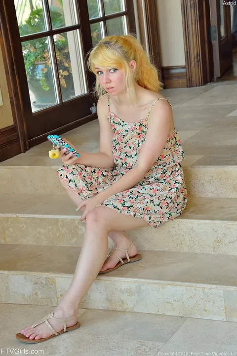 Busty Blonde Flashes Her Tits and Pussy Outdoors in a Skirt – photo 16 of 16