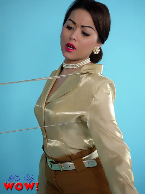 Petra So: Slim Asian MILF Sheds Her Silk Blouse to Reveal Lingerie – photo 5 of 17