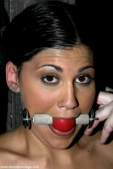 Miss Jade Indica: Thick Latina MILF in Bondage Restraints Spreads Her Pussy – photo 15 of 20