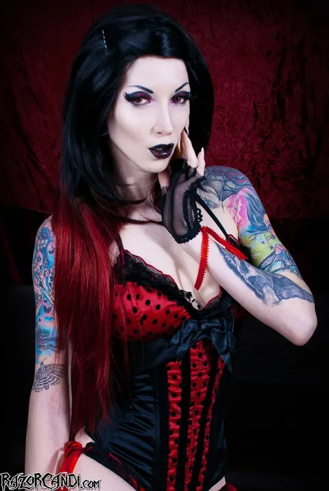 Razor Candi: Tattooed Redhead MILF with Big Natural Tits Spreads in Lingerie – photo 4 of 15