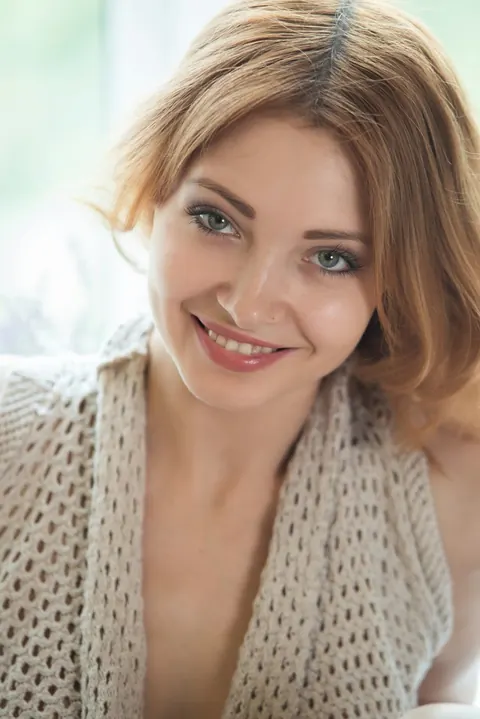 Ukrainian Redhead Spreads Her Pussy at the Window – photo 4 of 21