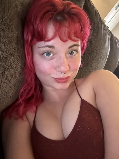 Redhead BBW Shows Off in Lingerie and Shorts – photo 8 of 13