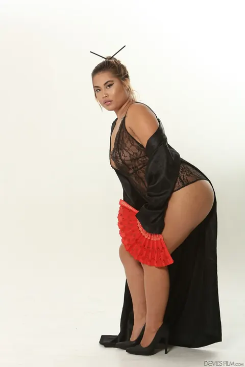 Kehlani Kalypso: Thick Asian Brunette Undresses and Shows Her Tits – photo 4 of 21