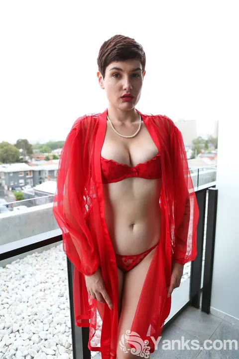 Short-Haired Brunette Reveals Her Trimmed Pussy Outdoors in Lingerie – photo 4 of 17