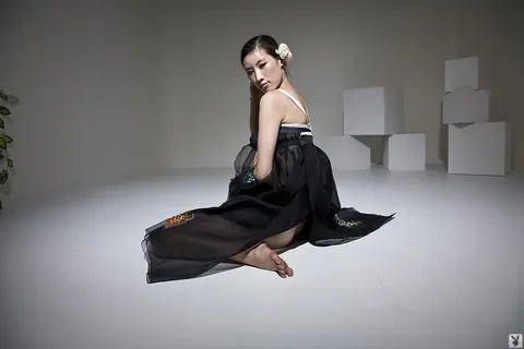 Eunkyung Oh: Korean Brunette Undresses and Displays Her Enhanced Tits – photo 3 of 16