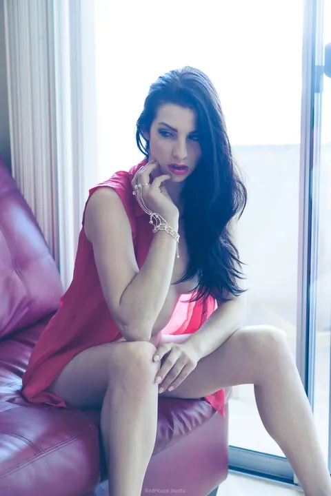 Black-Haired Woman Strips Nude in Erotic Session – photo 15 of 21