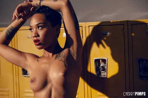 Honey Gold: Ebony Brunette with Short Hair Strips in the Locker Room – photo 13 of 21