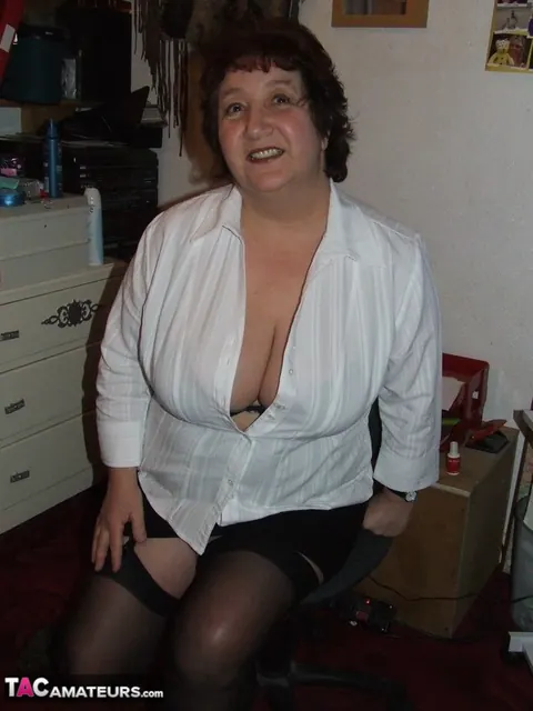 Kinky Carol: BBW Brunette Flaunts Her Big Tits in Black Lingerie and Stockings – photo 4 of 20
