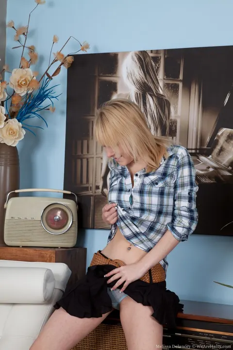 Melissa Delancey: Blonde British Woman Shows Her Hairy Pussy – photo 2 of 18