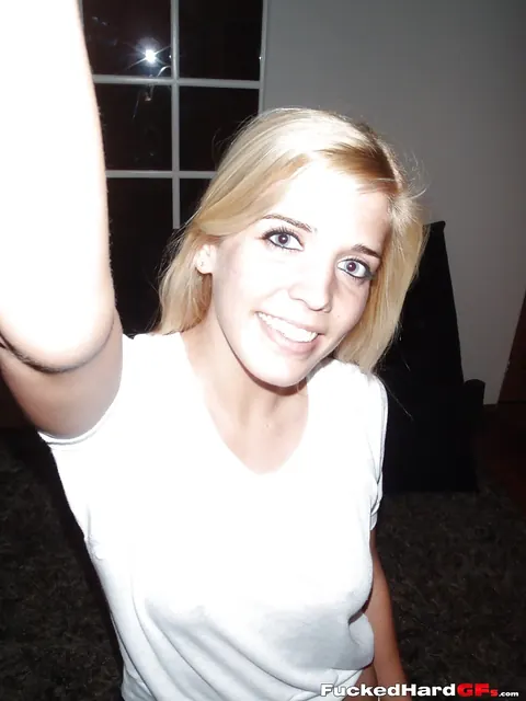 Carmen Monet: PAWG Blonde Takes Nude Selfies and Fingers Her Pussy – photo 1 of 16