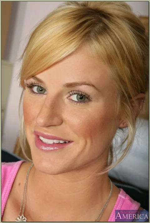 Brooke Belle: Thick Blonde MILF in Lingerie and Shorts Pulls Panties Aside – photo 1 of 16