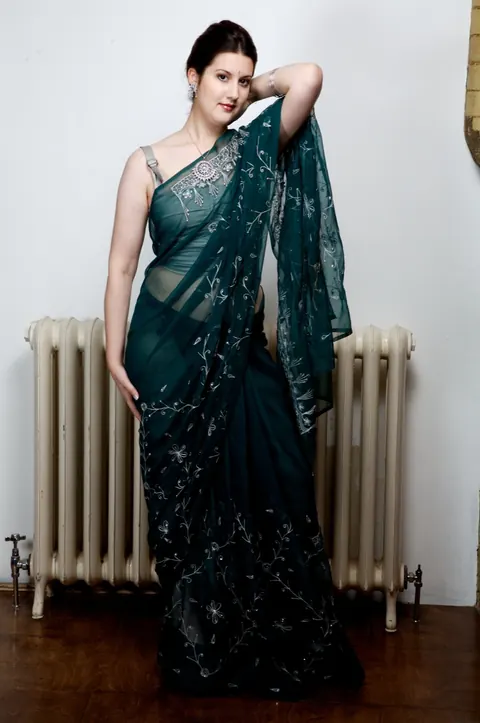 Indian Brunette Reveals Her Tits While Undressing from a Skirt – photo 7 of 15