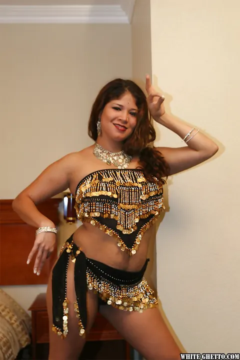 Indian BBW Strips Out of Her Skirt and Spreads Her Ass – photo 7 of 16