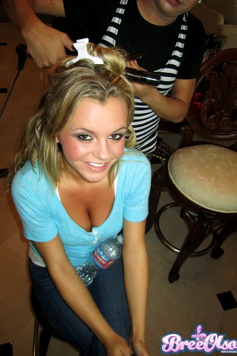 Bree Olson: Slim Blonde with Big Natural Tits Poses Outdoors – photo 5 of 17