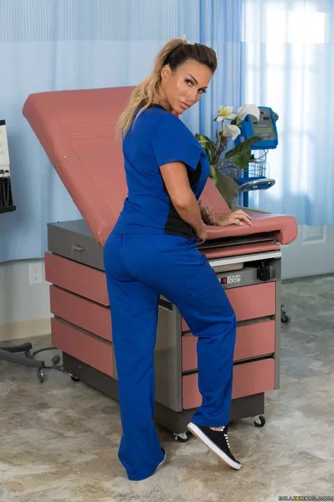 Aubrey Black: Australian MILF Strips Out of Her Doctor Uniform – photo 3 of 20