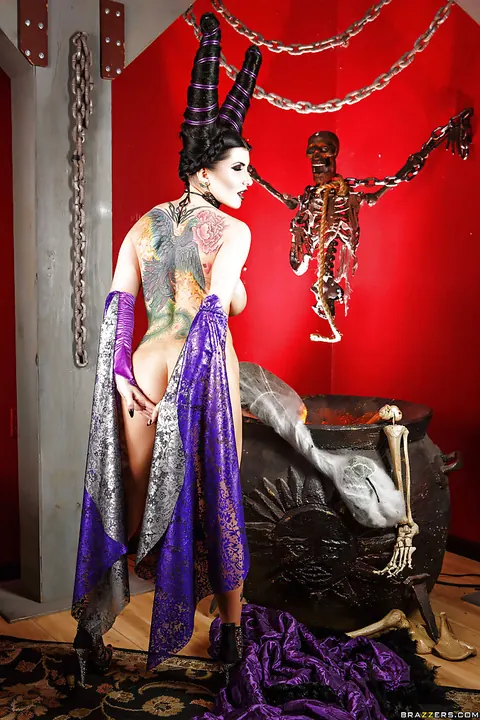 Romi Rain: Thick Brunette MILF in Halloween Costume Spreads Her Pussy – photo 14 of 16