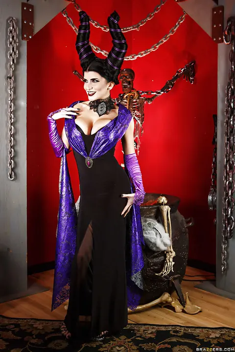 Romi Rain: Thick Brunette MILF in Halloween Costume Spreads Her Pussy – photo 1 of 16