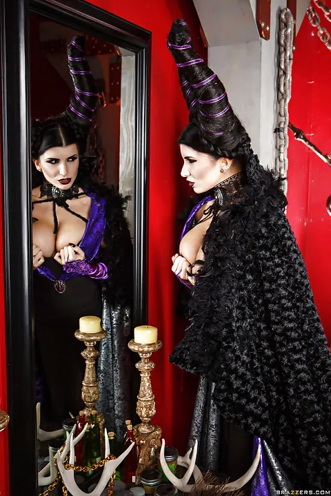 Romi Rain: Thick Brunette MILF in Halloween Costume Spreads Her Pussy – photo 6 of 16