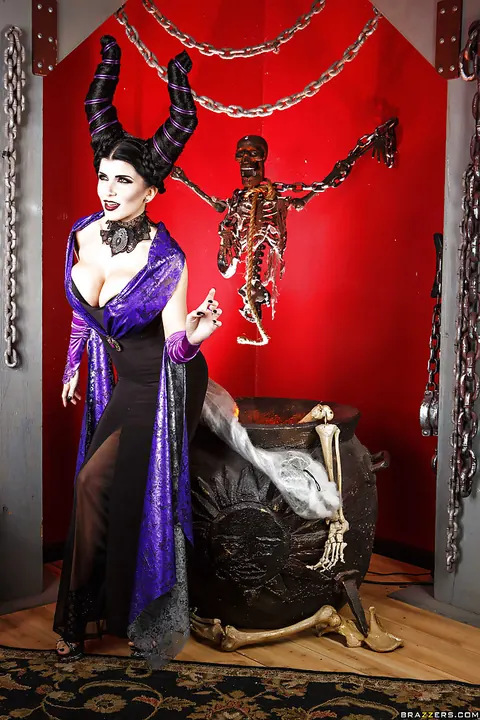 Romi Rain: Thick Brunette MILF in Halloween Costume Spreads Her Pussy – photo 2 of 16