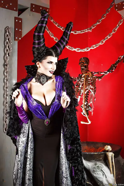 Romi Rain: Thick Brunette MILF in Halloween Costume Spreads Her Pussy – photo 8 of 16