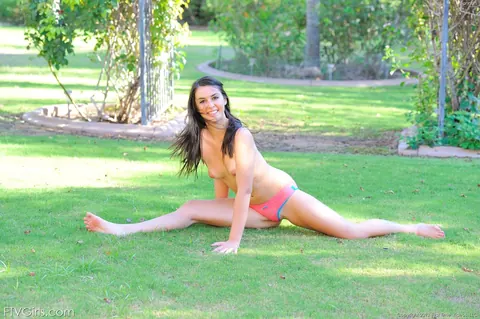 Alannah Monroe: Brunette in Costume Flashes Her Pussy Outdoors in High Heels – photo 20 of 20