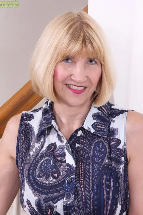 Bossy Ryder: Blonde Granny Strips Off Her Lingerie and Shows Her Big Natural Tits – photo 1 of 15