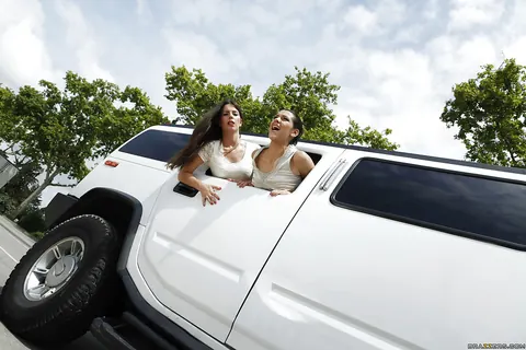 Samia Duarte: Two Brunette PAWG MILFs Kiss in a Car Outdoors – photo 12 of 16