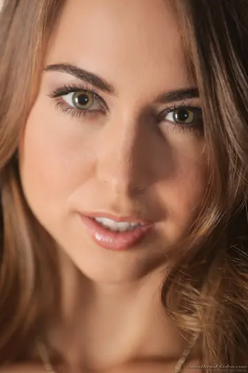 Riley Reid – Small-Titted MILF Strips Out of Her Dress and Spreads Her Hairy Pussy