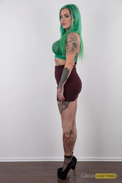 Phoenix Madina: MILF Strips Off Her Skirt and Shows Her Pierced Tits – photo 4 of 20
