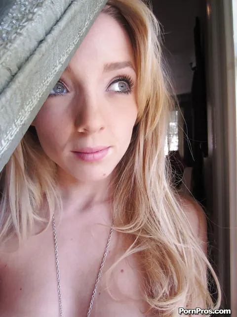 Ally Winters: Slim Blonde Fingers Her Pussy in a Selfie – photo 7 of 16