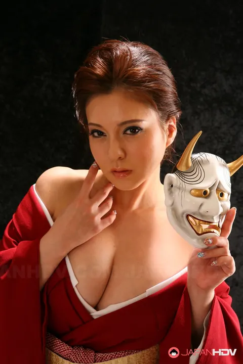 Yuki Tsukamoto: Japanese MILF Strips and Shows Her Big Natural Tits – photo 7 of 15
