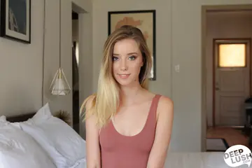 Haley Reed – Slim Blonde in Shorts Sucks Cock and Gets Fucked Doggy Style