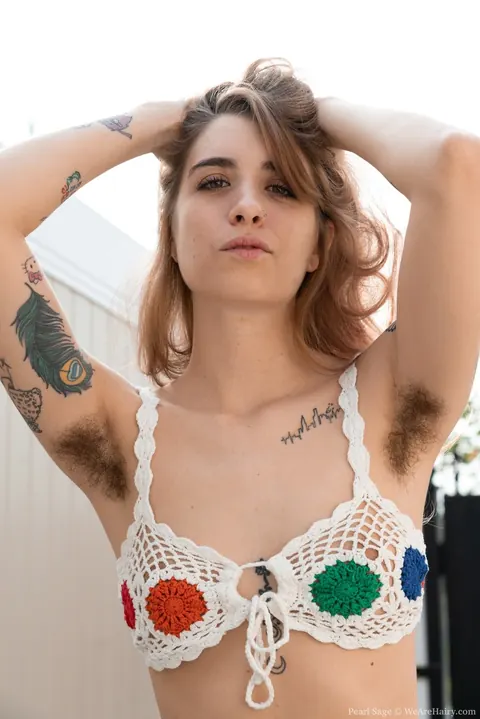Pearl Sage: Amateur Brunette Flaunts Hairy Pits and Bush – photo 4 of 16