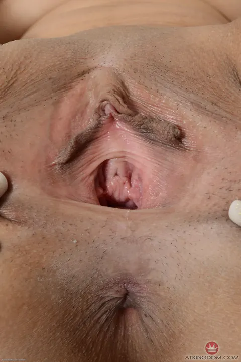 Jasmine Gomez: Petite Colombian Brunette Spreads Her Shaved Pussy and Gapes – photo 15 of 21
