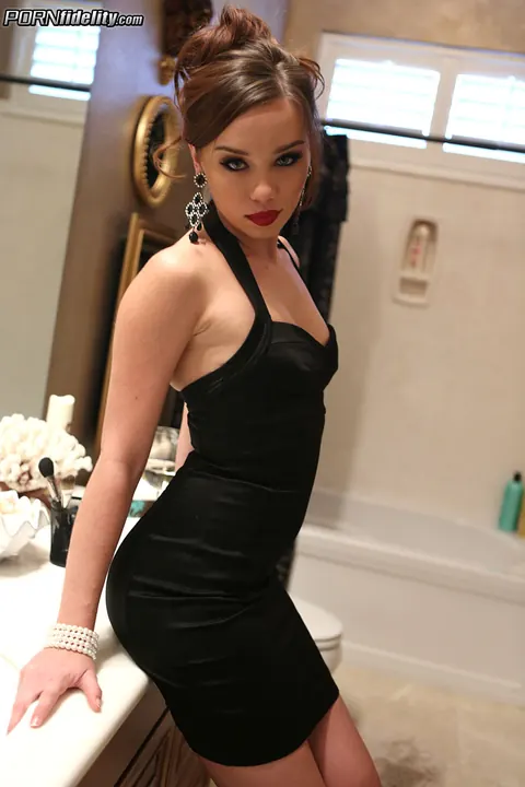 Alexis Capri: Brunette in a Dress Gets Pussy Licked Before Facial – photo 2 of 16