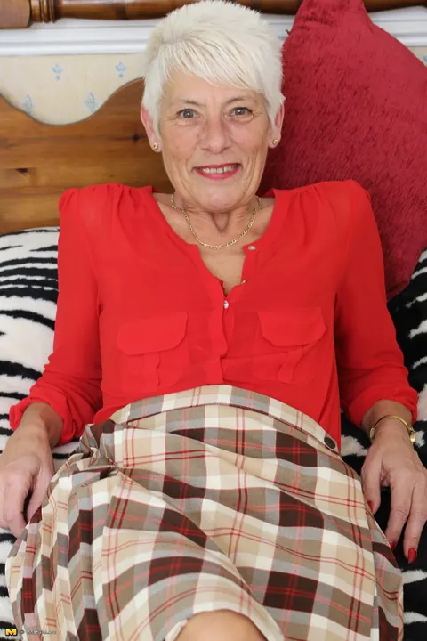 British Granny Strips Out of Her Lingerie and Stockings – photo 6 of 16