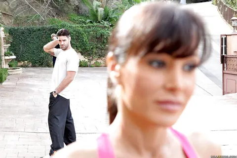 Lisa Ann: Brunette MILF with Big Tits Takes Anal After a Jog – photo 5 of 16