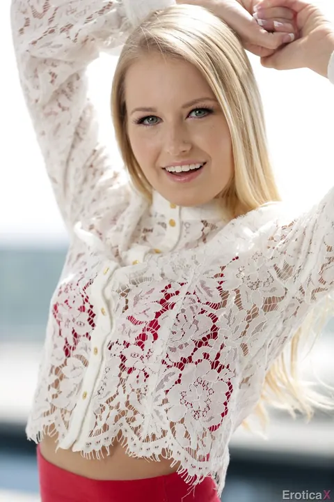 Alexa Grace: Tall Blonde Strips Out of Her Skirt in the Open Air – photo 1 of 15