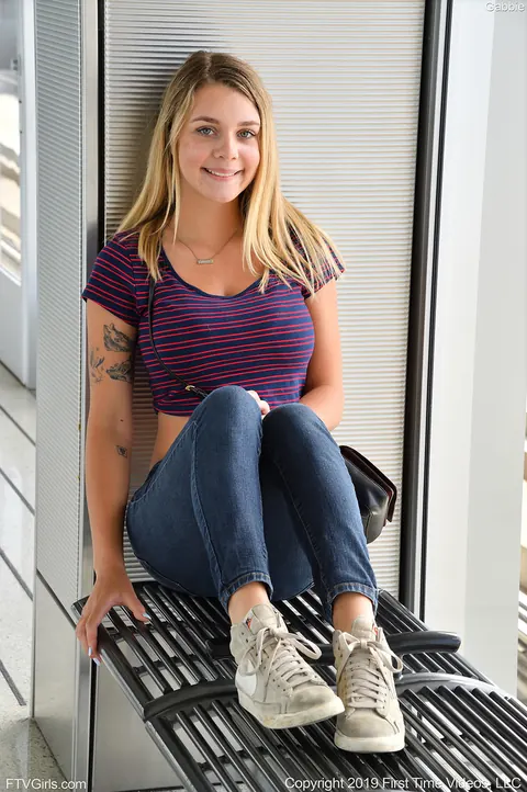 Gabbie Carter: Blonde with Big Tits Strips Out of Her Jeans by the Pool – photo 2 of 15