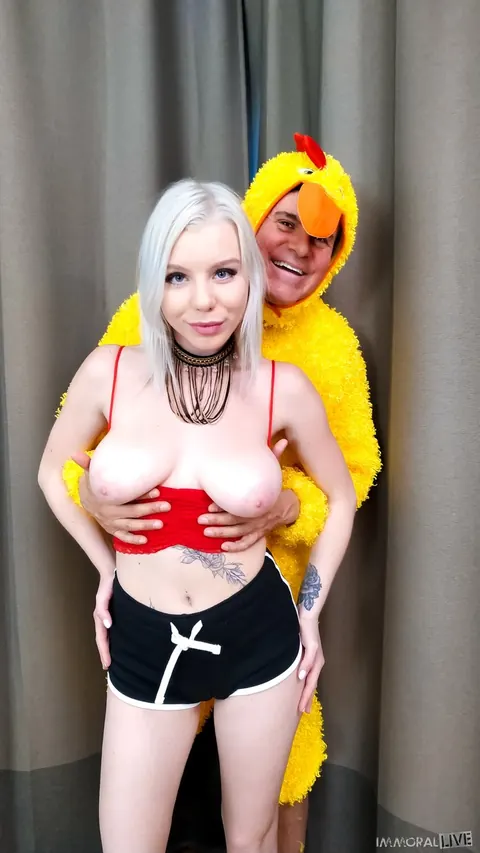 Mary Monroe: Blonde with Small Tits Takes Anal and Gets Cum on Her Ass – photo 3 of 15