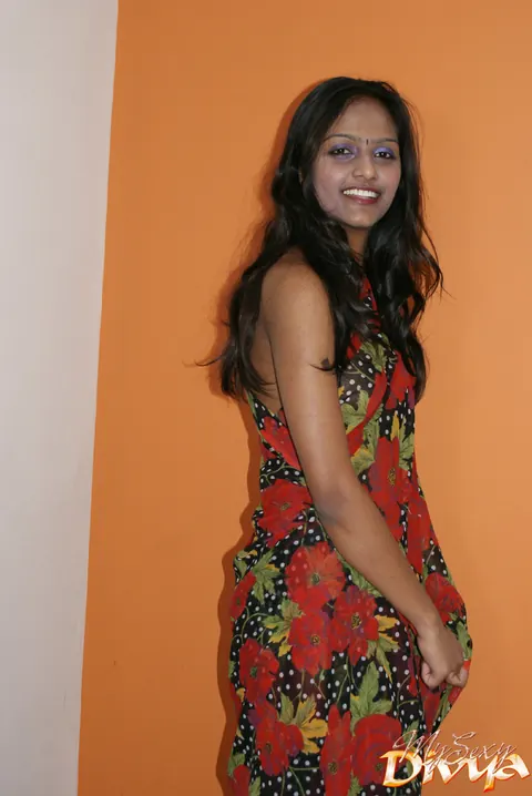 Indian Woman Bares Her Small Tits in a Skirt – photo 2 of 12