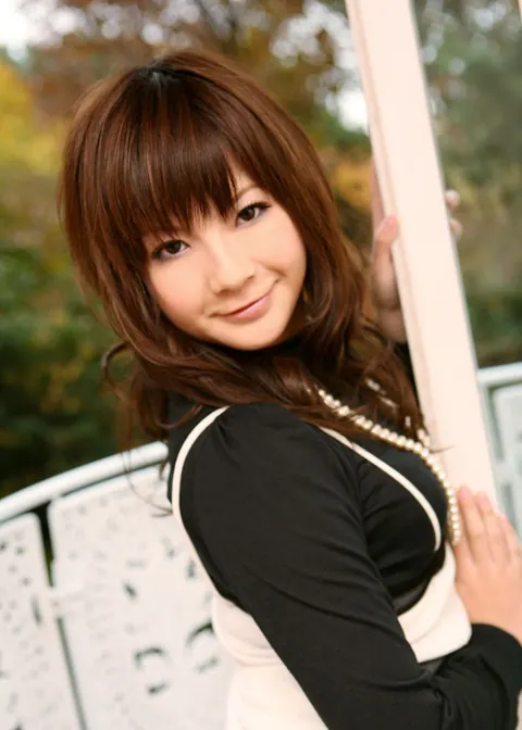 Kurara: Japanese Brunette Models Lingerie and Pantyhose Outdoors – photo 7 of 16